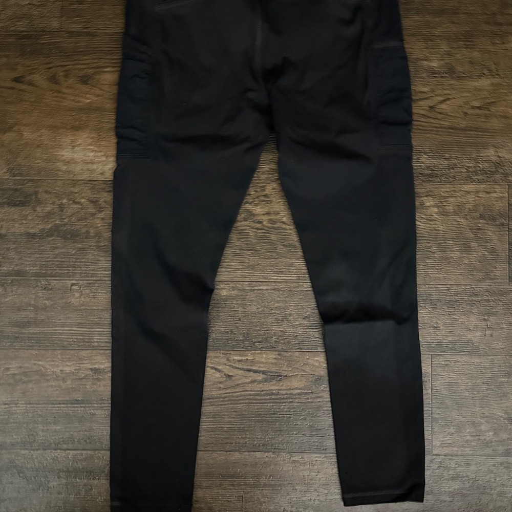 Carhartt Black Leggings with Cargo Pockets and Zipper Pocket - Size Small - Picture 3 of 13